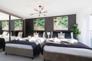 Stunning 5-Bedroom 4-Bath Home with Parking - - 3