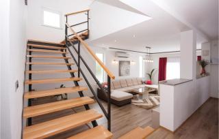 Four-Bedroom Holiday Home In Zaton - Zaton - 2