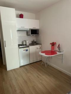 Calm and Comfortable parisian studio - París - 5