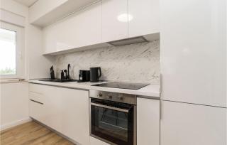 2 Bedroom Amazing Apartment In Mandre - Mandre - 7