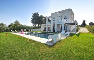 5 Bedroom Nice Home In Trappeto - Trappeto - 0