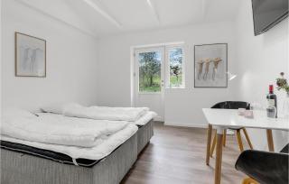 1 Bedroom Amazing Apartment In Svaneke - 6