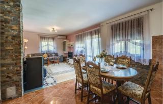 Lovely Home In Pula With Kitchen - Pula - 1