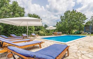 Nice Home In Basici With Jacuzzi - Bašići - 1