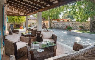 Stunning Home In Tinjan With Sauna - 6