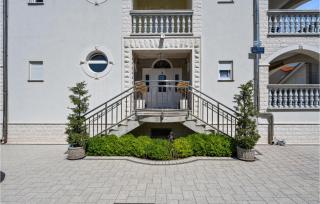 2 Bedroom Cozy Apartment In Vodice - Vodice - 2