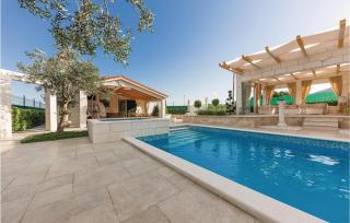 Cozy Home In Seget Donji With Jacuzzi - Trogir - 2