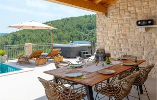 3 Bedroom Nice Home In Blato - Blato - 3