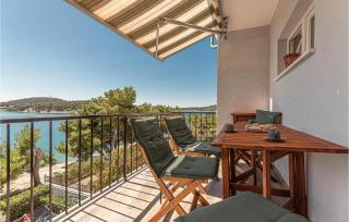 Pet Friendly Apartment In Rogoznica - Rogoznica - 4