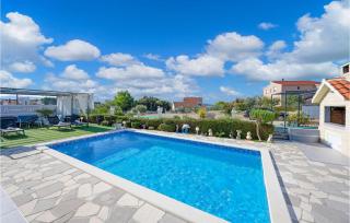 Cozy Home In Brodarica With Sauna - Brodarica - 1