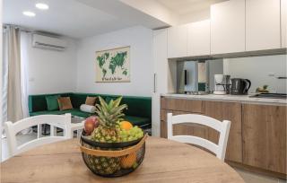 1 Bedroom Cozy Apartment In Fazana - 1