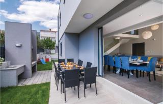 Five-Bedroom Holiday Home In Kastel Kambelovac - 6