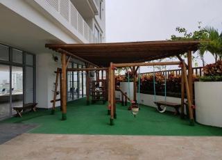 Amplios Aptos de Lujo Frente a la Playa a 5 Minutos del Centro y del Aeropuerto, en Edificio con Piscina, Jacuzzi, Sauna, Gimnasio, Turco y Seguridad las 24 hs. - 2