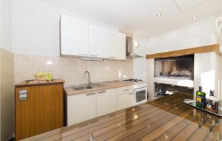 Cozy Home In Kastel Luksic - 4
