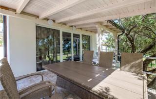 Stunning Home In Banjol - 2