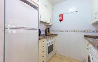 2 Bedroom Nice Apartment In Torrevieja - Torrevieja - 4
