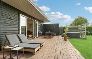 Awesome Home In Grenaa With Kitchen - 9