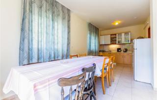 Five-Bedroom Holiday Home In Kucice - Kučiće - 6