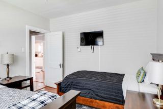 Urban Oasis free parking fully fenced fire pit - Richmond - 3