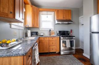 Robin's Egg, Private Downtown, Pet-Friendly Gem - 3