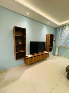 Spacious Modern Gzira Getaway - 6