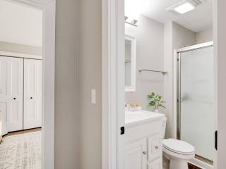 Cozy 1-Bedroom Retreat, New Remodel, Fast Wi-Fi - Columbus - 7