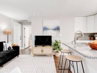 Cozy 1-Bedroom Retreat, New Remodel, Fast Wi-Fi - Columbus - 4