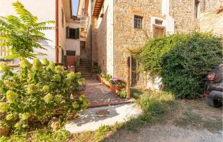2 Bedroom Beautiful Home In Marliana - 9