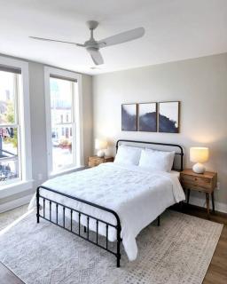 Upscale Downtown 2BR, Private Deck, Full Kitchen - Columbus - 9