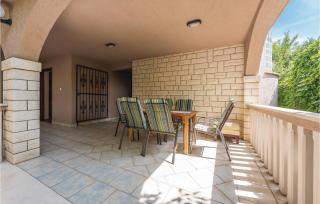 One-Bedroom Apartment In Grebastica - Grebaštica - 2