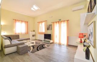 Gorgeous Home In Razanj With Wifi - Ražanj - 8