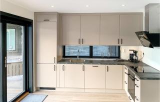 3 Bedroom Lovely Home In Hebnes - 5