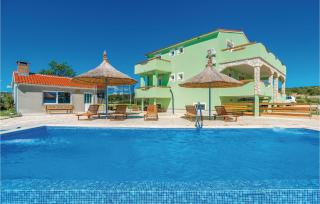 Lovely Home In Pakostane With Jacuzzi - Pakoštane - 0
