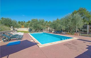 4 Bedroom Amazing Home In Pavicini - 3