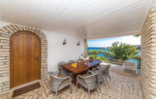 Nice Home In Okrug Gornji With Sauna - 9