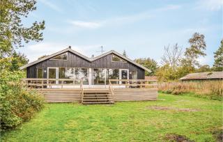 Four-Bedroom Holiday Home In Ebeltoft - Ebeltoft - 0