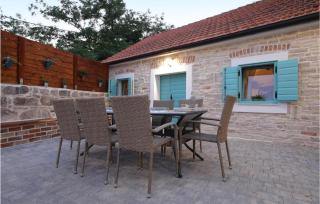 Awesome Home In Donje Rastane - Donje Raštane - 2
