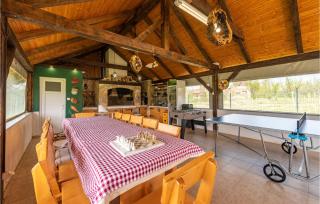 Stunning Home In Ornice - - 2