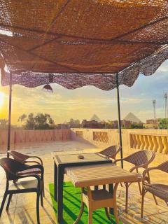 Four pyramids View Guest house - 6