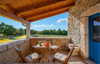 Amazing Home In Brscici With Jacuzzi - Bičići - 5