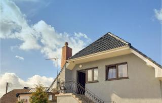 3 Bedroom Lovely Apartment In Wiselka - Wisełka - 9