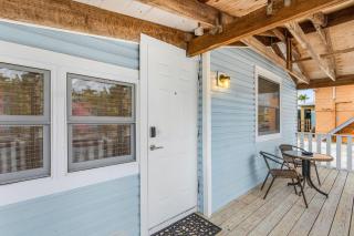 Charming 1BR Cottage Near Times Square & Beach - Fort Myers Beach - 6