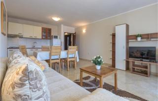 Beautiful Apartment In Pula With Wifi - 9