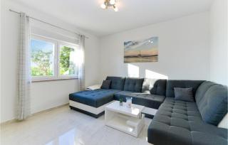 Cozy Home In Rovanjska - 8