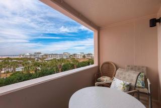 Snowbird rate! Heated pool, steps to private beach - 7