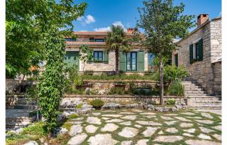 3 Bedroom Beautiful Home In Lisicic - 4