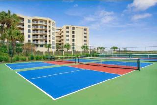 Fun cozy beach retreat! Steps to beach, heated pool & pickleball - Destin - 2