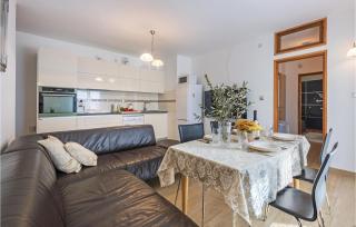 Amazing Apartment In Galizana - Galižana - 1