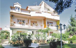 Three-Bedroom Apartment In Brodarica - Brodarica - 8