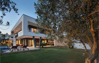 4 Bedroom Beautiful Home In Banjole - 2